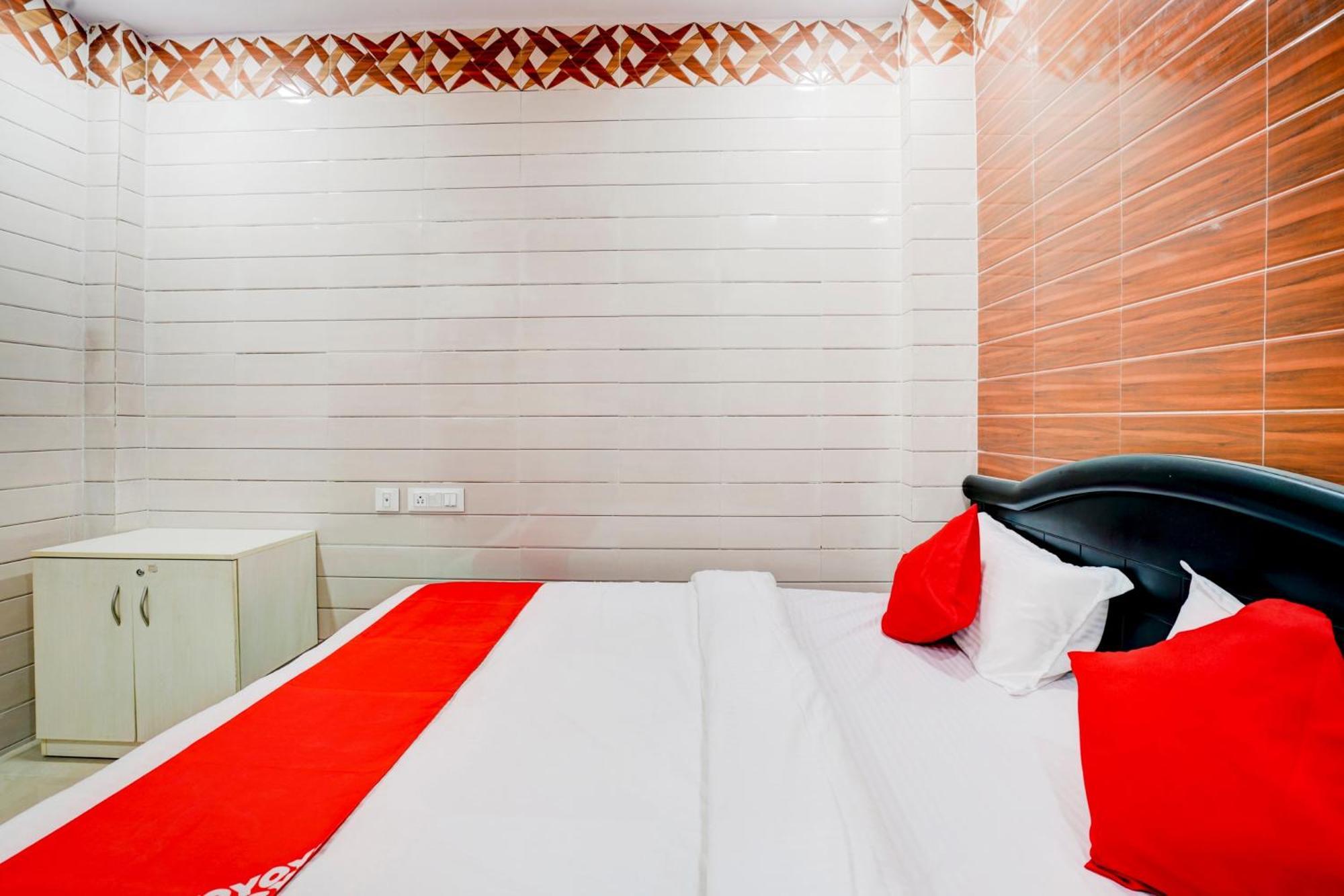 Hotel O Aroma Classic Near Nampally Main Railway Station 海得拉巴 外观 照片
